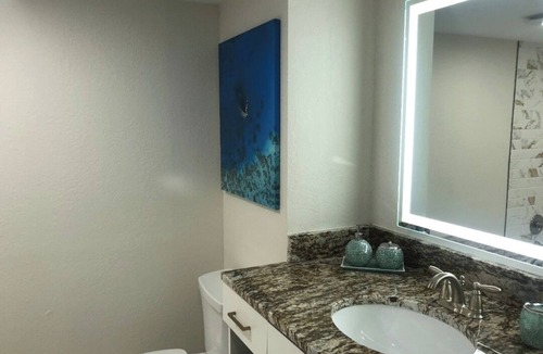 West Kissimmee Hotel | Charming 2-bedroom hotel with fitness room and AC in Kissimmee 1M from disney