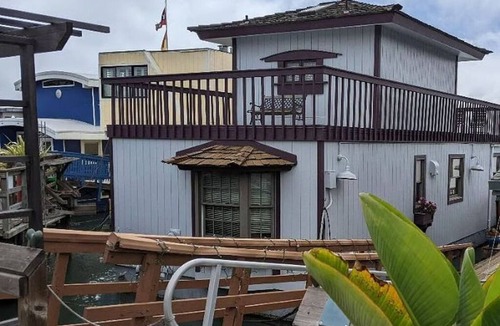 Marin City Boat Rental | Charming 2 Bedroom Houseboat