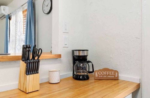 Lakeland House | Charming 2-bedroom Home Lakeland
