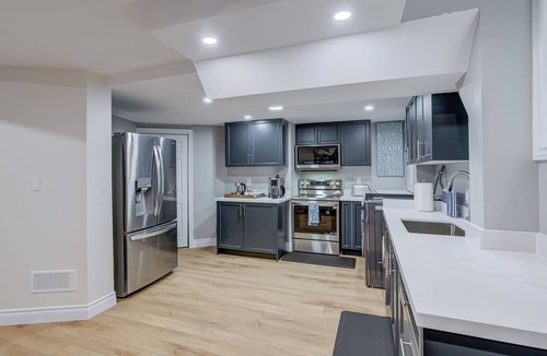 Hamilton Apartment | Charming 2-bedroom house basement apartment with AC in Hamilton