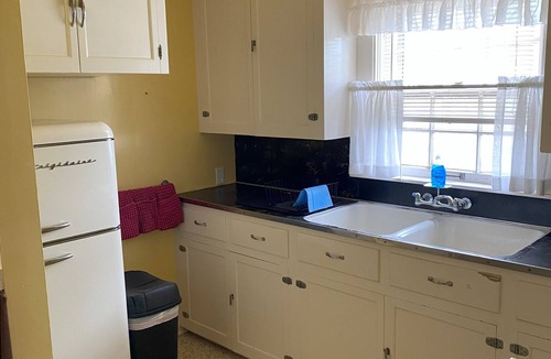 Fairbury House | Charming 2-bedroom house with WiFi, AC in fabulous Fairbury
