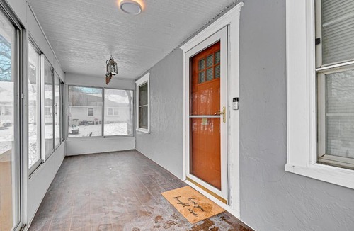 South Kansas City Villa | Charming 2 bedroom house!