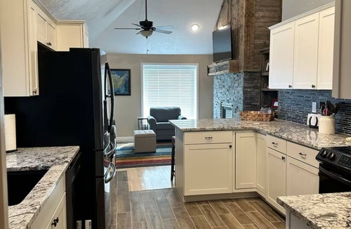 Pinedale House | Charming 2-bedroom house in Pinedale with WiFi