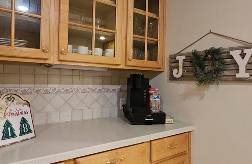 Rosenberg House | Charming 2-bedroom house, with Coworking space, AC, WiFi in welcoming Richmond