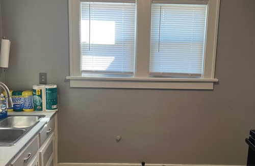 Roseland House | Charming 2-bedroom house with AC and full workout studio