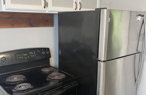 Roseland House | Charming 2-bedroom house with AC and full workout studio