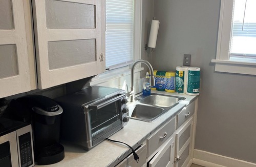 Roseland House | Charming 2-bedroom house with AC and full workout studio