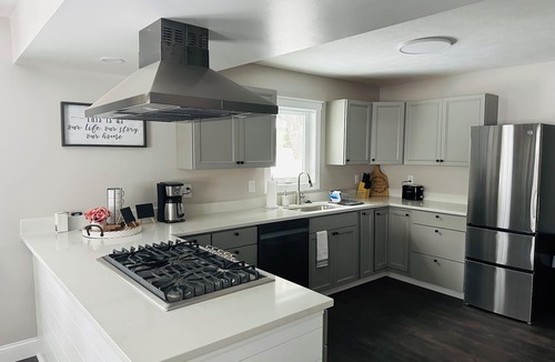 Sherrill House | Charming 2-bedroom house in Sherrill