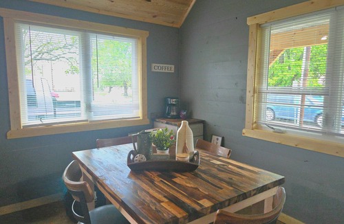 Stockton House | Charming 2-bedroom house in Stockton with WiFi and AC