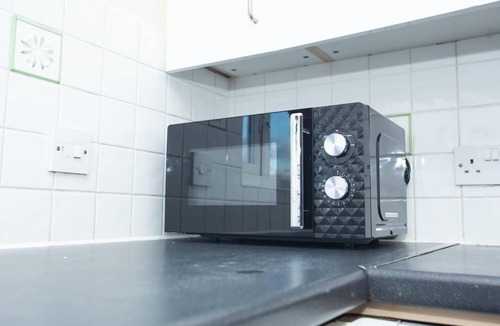 Thamesmead East House | Charming 2-Bedroom House