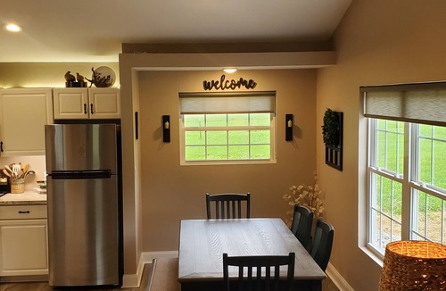 Glaze House | Charming 2-bedroom house on 3 private acres. Secluded & pet friendly!
