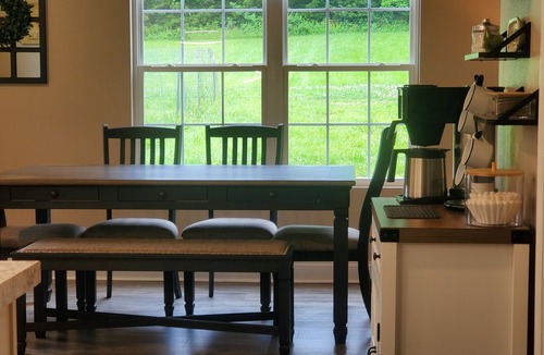 Glaze House | Charming 2-bedroom house on 3 private acres. Secluded & pet friendly!