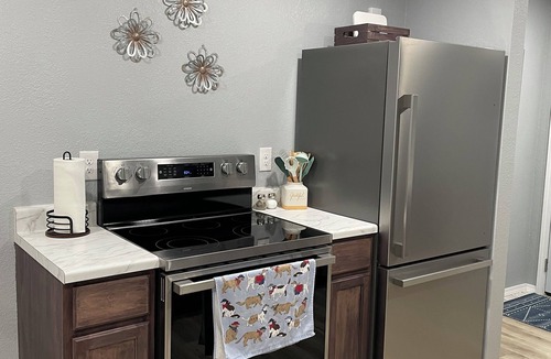 Chelsea House | Charming 2-bedroom house right off Route 66