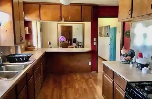 Coleman House | Charming 2-bedroom house in Coleman with AC and WiFi. Sleeps 7 & no pets.