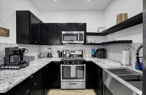 El Paso House | Charming 2-Bedroom House FAMILY FRIENDLY & COZY