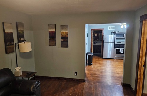 Parks House | Charming 2-bedroom house with WiFi, AC in delightful Haigler