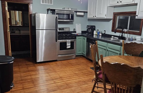 Parks House | Charming 2-bedroom house with WiFi, AC in delightful Haigler