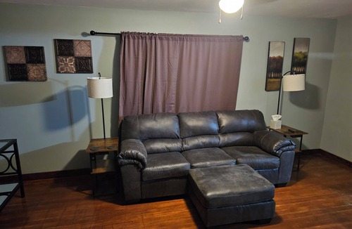 Parks House | Charming 2-bedroom house with WiFi, AC in delightful Haigler
