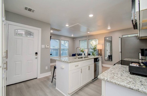 Greater East End House | Charming 2-bedroom house in welcoming Houston with AC, WiFi