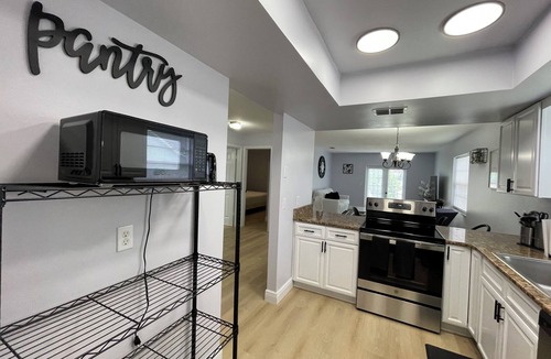 Conway House | Charming 2-bedroom house in delightful Orlando. Centrally located.