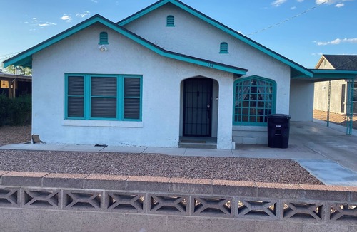 Safford House | Charming 2-bedroom house in Safford, AZ with AC, Wi-Fi