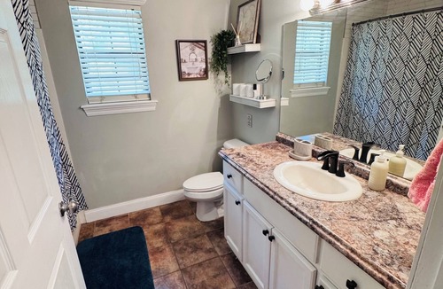 Independence House | Charming 2-bedroom house in Tickfaw with AC