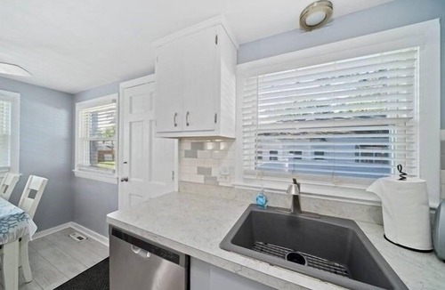 Wareham Cottage | Charming 2-bedroom house in Swift Beach Wareham.