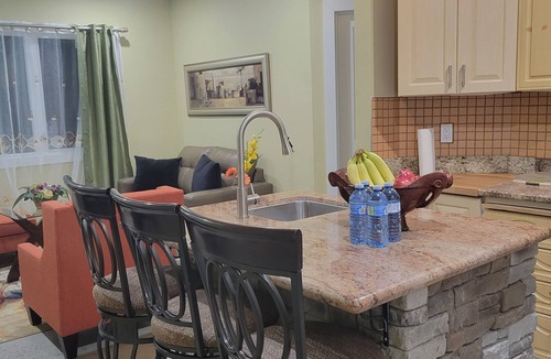 Ottawa Division House | Charming 2-bedroom house in nice Ottawa with AC