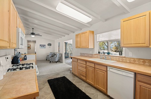 Silt House | Charming 2-bedroom house in park-like setting