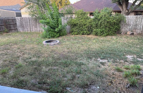 Alamo House | Charming 2 bedroom house conveniently located in a quiet subdivision.