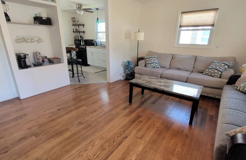 Auburn House | Charming 2-bedroom house in Auburn with AC