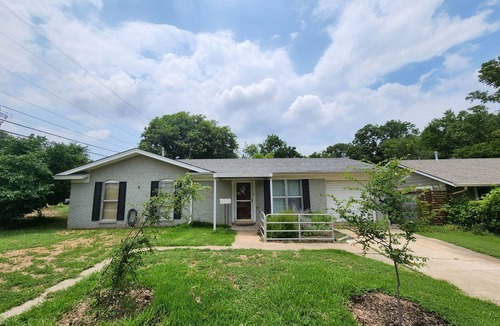 South Congress House | Charming 2-bedroom house with WiFi and AC in fabulous Austin