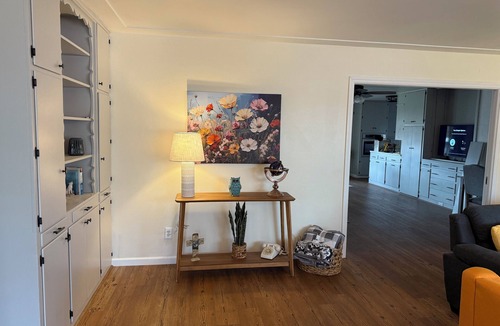 Clovis House | Charming 2-bedroom house in serene Clovis with WiFi, AC, newly renovated.