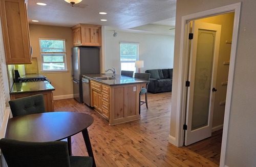 Loomis House | Charming 2-bedroom house with AC, WiFi in lovely Loomis