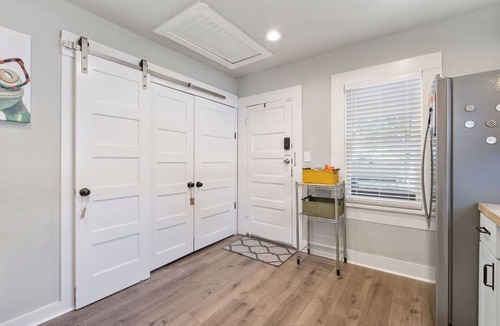 Seguin House | Charming 2-bedroom house in welcoming Seguin with AC and WiFi.