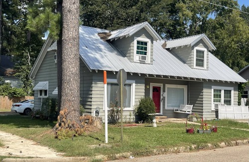 Warren House | Charming 2-bedroom house in peaceful Warren with AC, WiFi