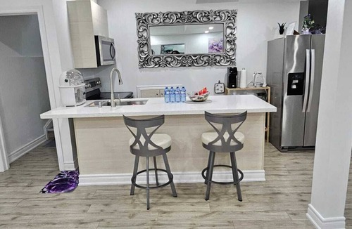 Ajax House | Charming 2-bedroom house with AC, WiFi in Pleasant Ajax