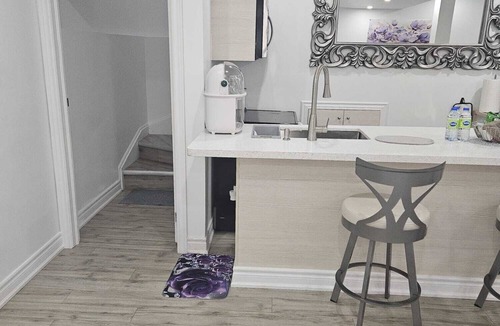 Ajax House | Charming 2-bedroom house with AC, WiFi in Pleasant Ajax