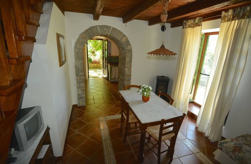 Veli Losinj Apartment | Charming 2-Bedroom Apartment for 4 Guests