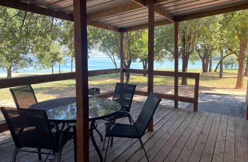 Pottsboro Cabin | Charming 2 Bedroom Lakeview Cabin: Cabin C