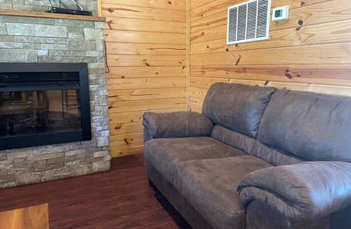 Pottsboro Cabin | Charming 2 Bedroom Lakeview Cabin: Cabin D