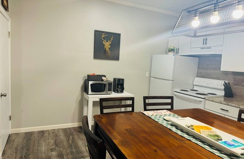 Wolf Creek House | Charming 2-bedroom Lake House in Marion with WiFi and AC