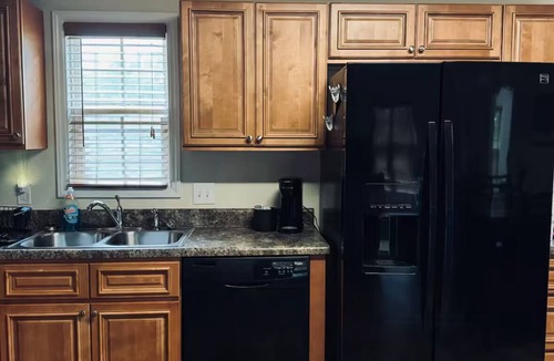 Roxboro House | Charming 2-bedroom lakehouse with HVAC in cozy Roxboro