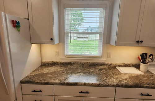 Knoxville House | Charming 2-bedroom NEW house with WiFi, AC Pella/Knoxville near Lake Red Rock