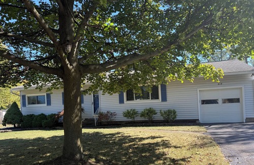 Rochester House | Charming 2-bedroom + office house, safe, quiet, and convenient