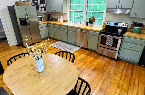 Bynum House | Charming 2-bedroom retreat nestled in the pines on a pond. 15 minutes from nUNC