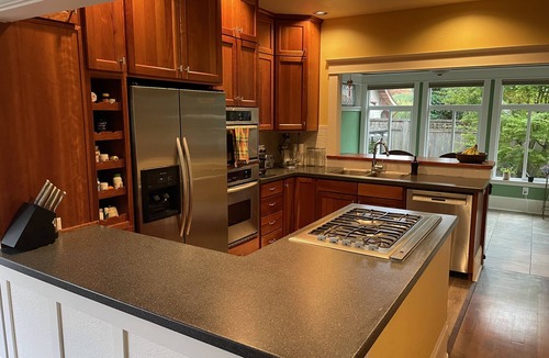 Sellwood-Moreland House | Charming 2-bedroom renovated craftsman house in desirable Sellwood neighborhood