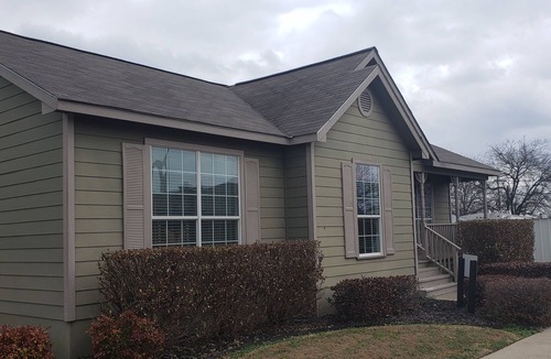 Gordon House | Charming 2-bedroom RV in fabulous Gordon with AC