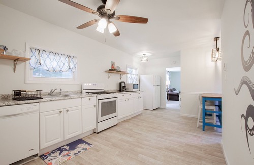 Highlands Cottage | Charming 2-bedroom shore cottage with free parking