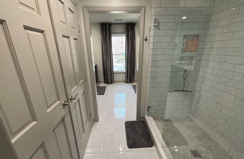 Charlotte House | Charming 2-bedroom townhome with AC in vibrant Charlotte